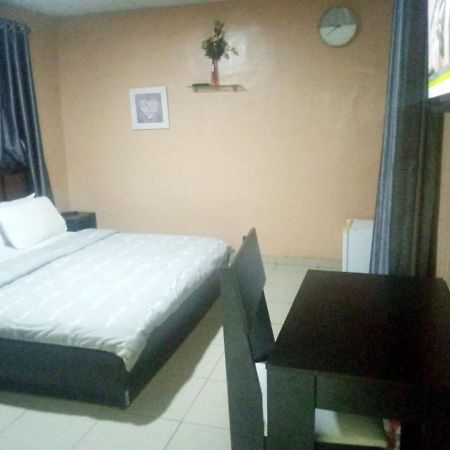 Staycation Suites And Apartment Lagos Eksteriør bilde