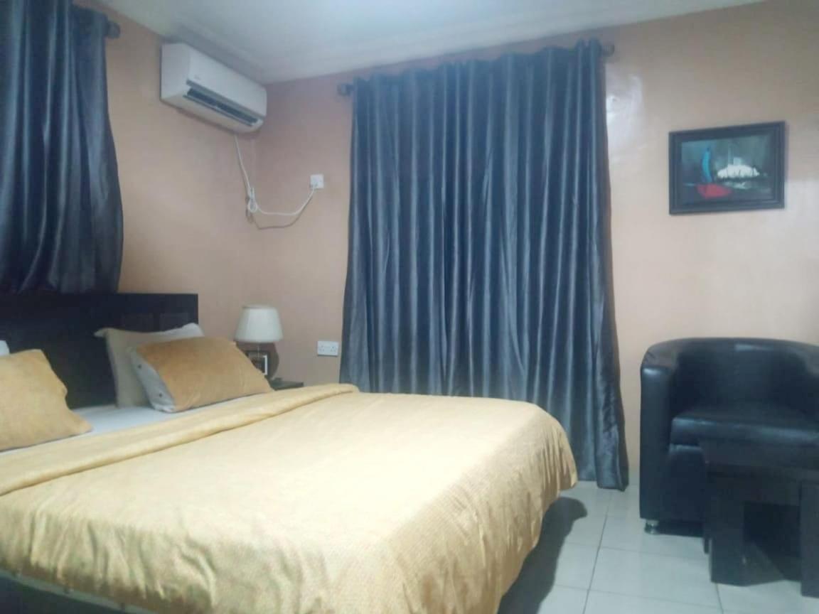 Staycation Suites And Apartment Lagos Eksteriør bilde
