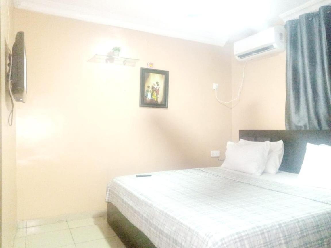 Staycation Suites And Apartment Lagos Eksteriør bilde