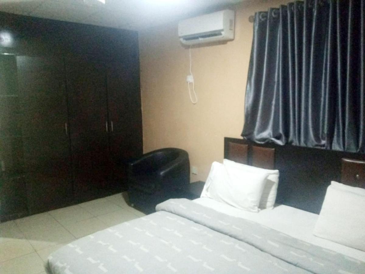 Staycation Suites And Apartment Lagos Eksteriør bilde