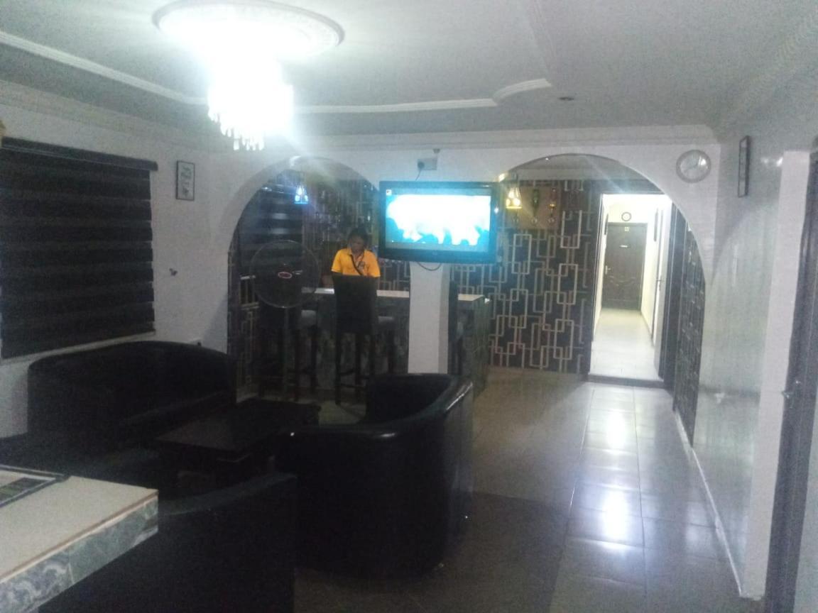 Staycation Suites And Apartment Lagos Eksteriør bilde
