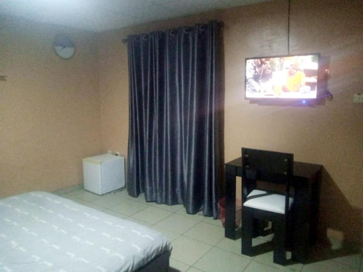 Staycation Suites And Apartment Lagos Eksteriør bilde