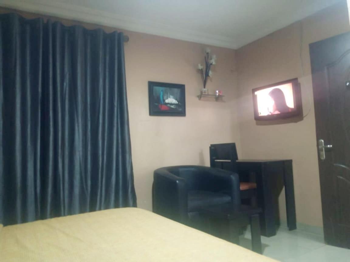 Staycation Suites And Apartment Lagos Eksteriør bilde
