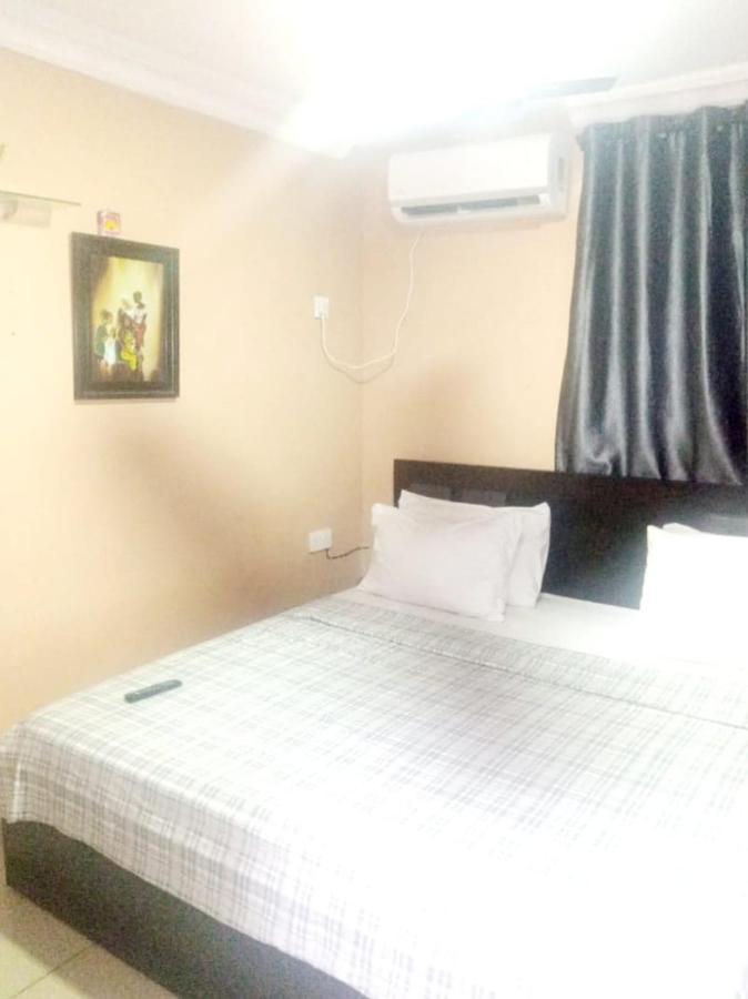 Staycation Suites And Apartment Lagos Eksteriør bilde