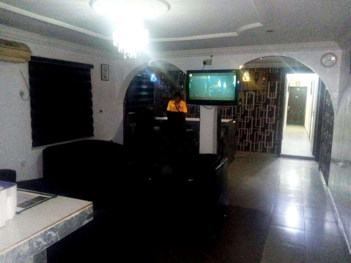 Staycation Suites And Apartment Lagos Eksteriør bilde