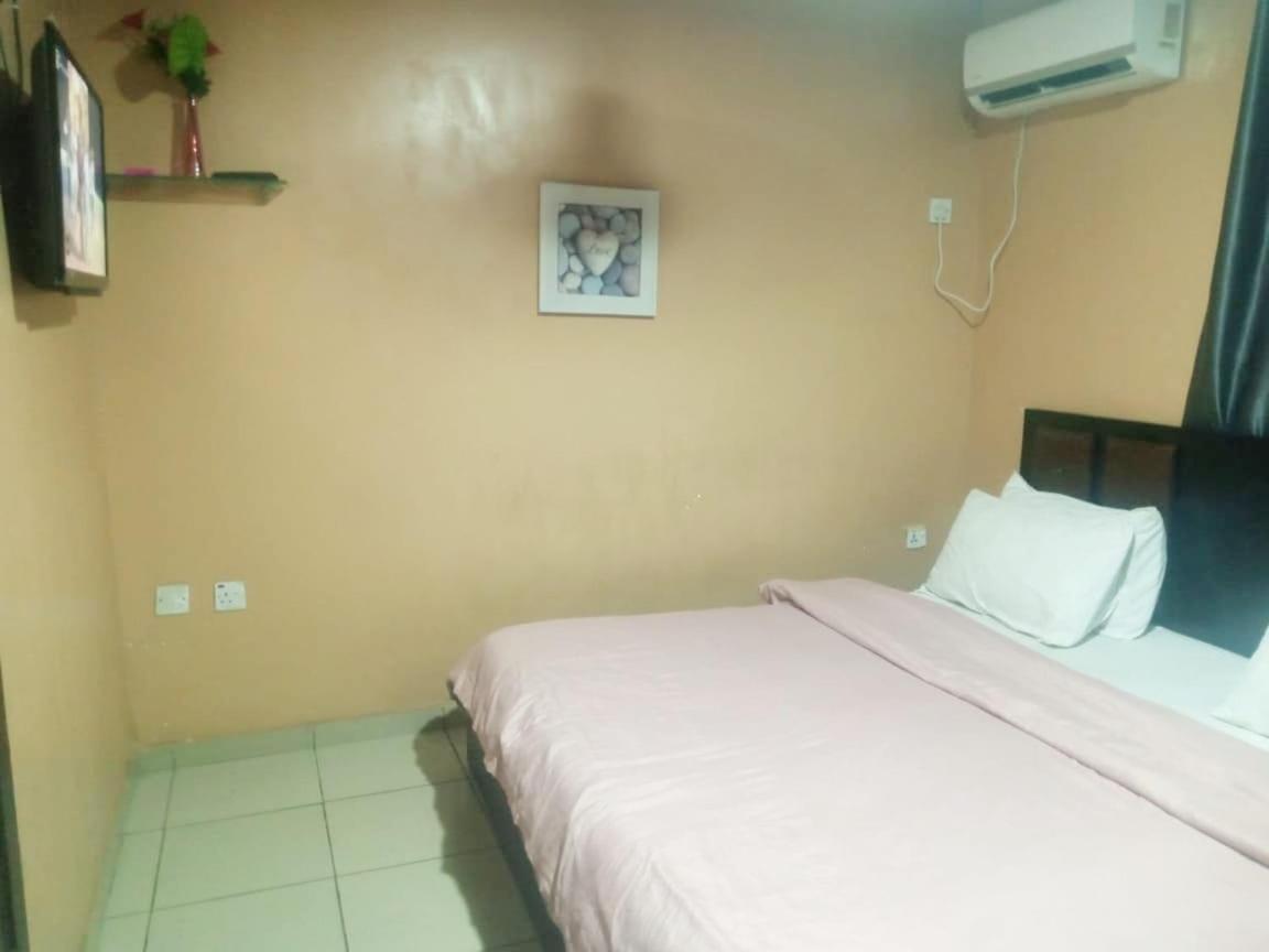 Staycation Suites And Apartment Lagos Eksteriør bilde