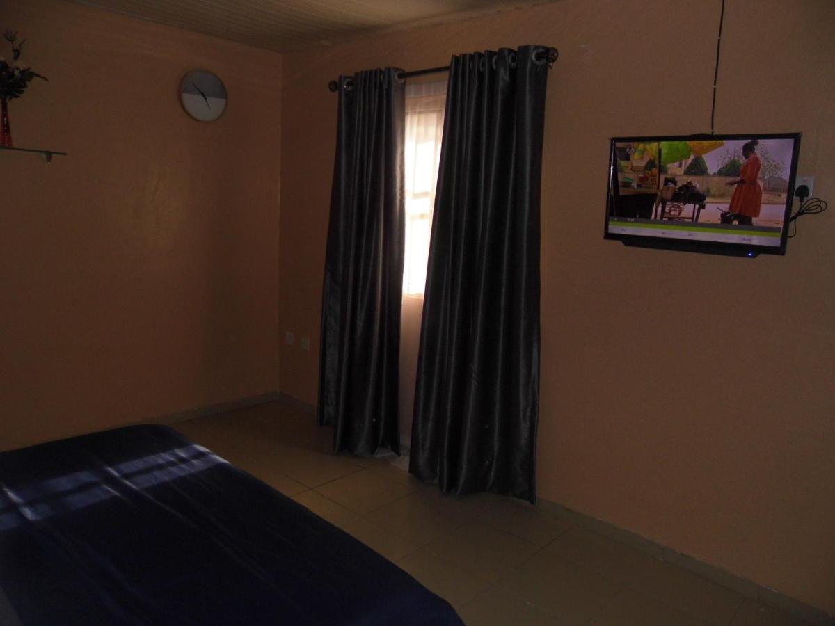 Staycation Suites And Apartment Lagos Eksteriør bilde