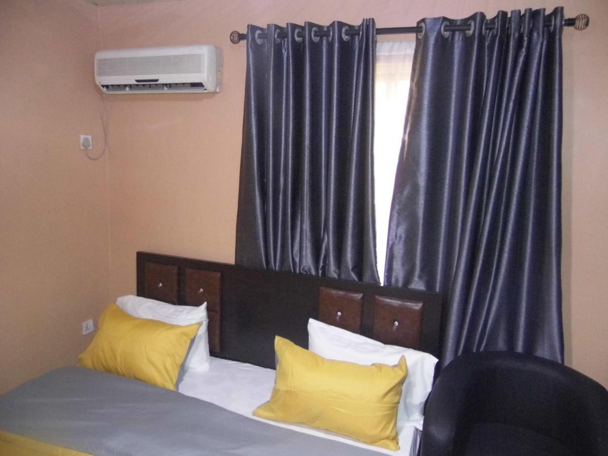 Staycation Suites And Apartment Lagos Eksteriør bilde