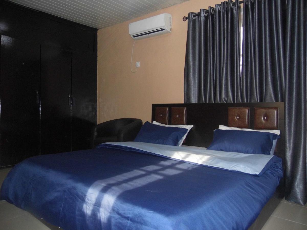 Staycation Suites And Apartment Lagos Eksteriør bilde
