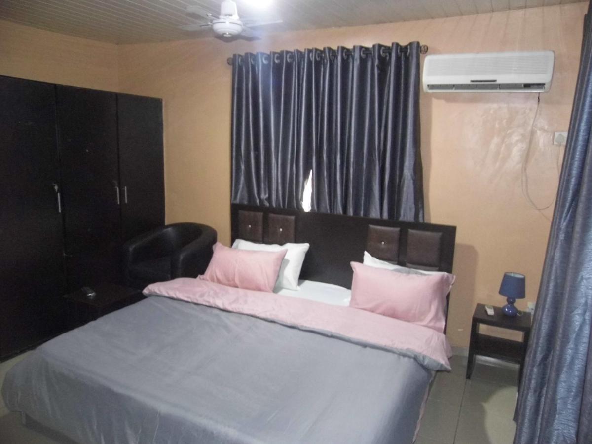 Staycation Suites And Apartment Lagos Eksteriør bilde