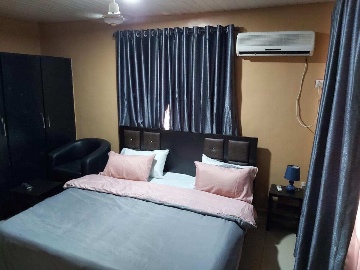 Staycation Suites And Apartment Lagos Eksteriør bilde