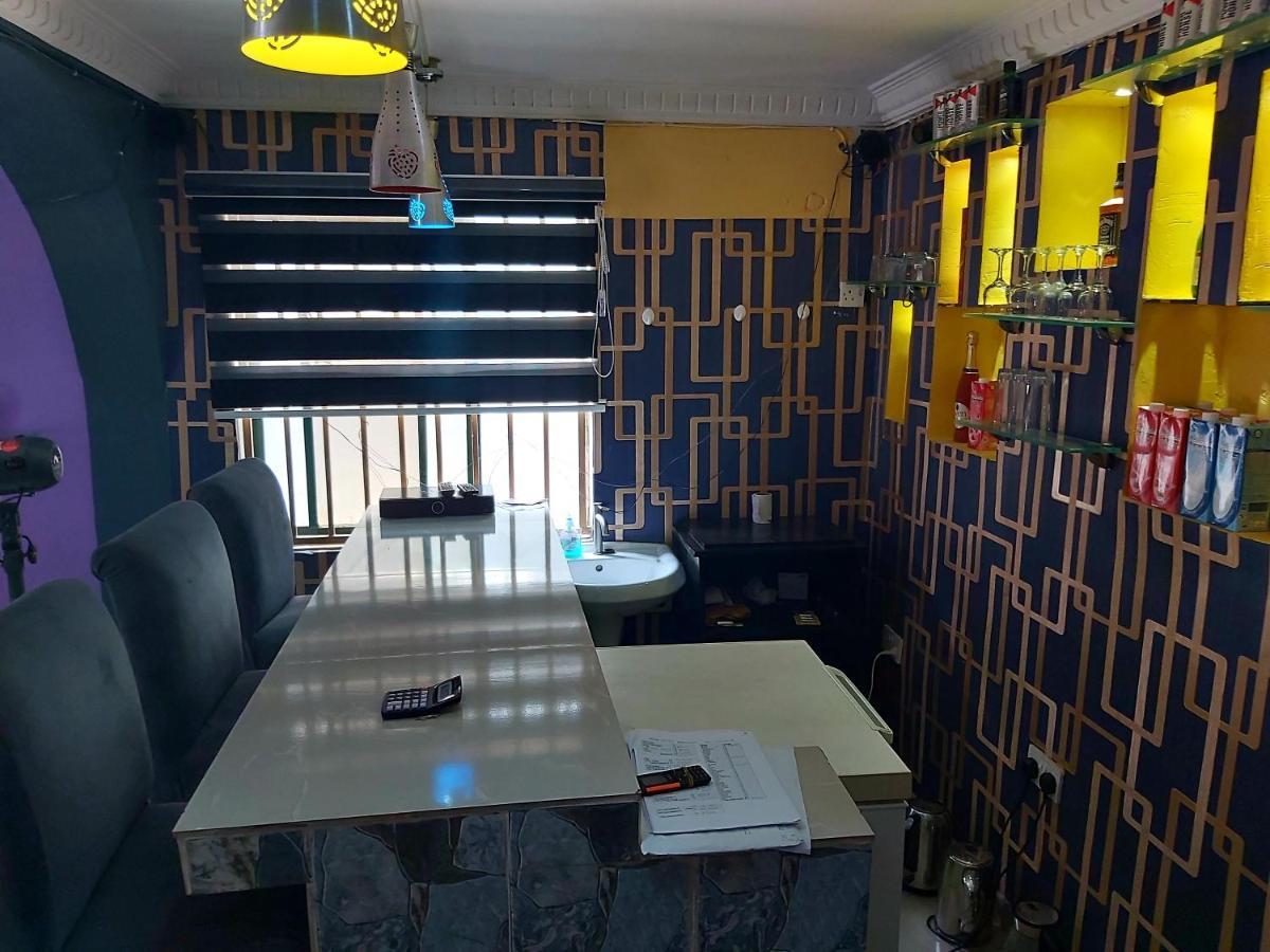 Staycation Suites And Apartment Lagos Eksteriør bilde
